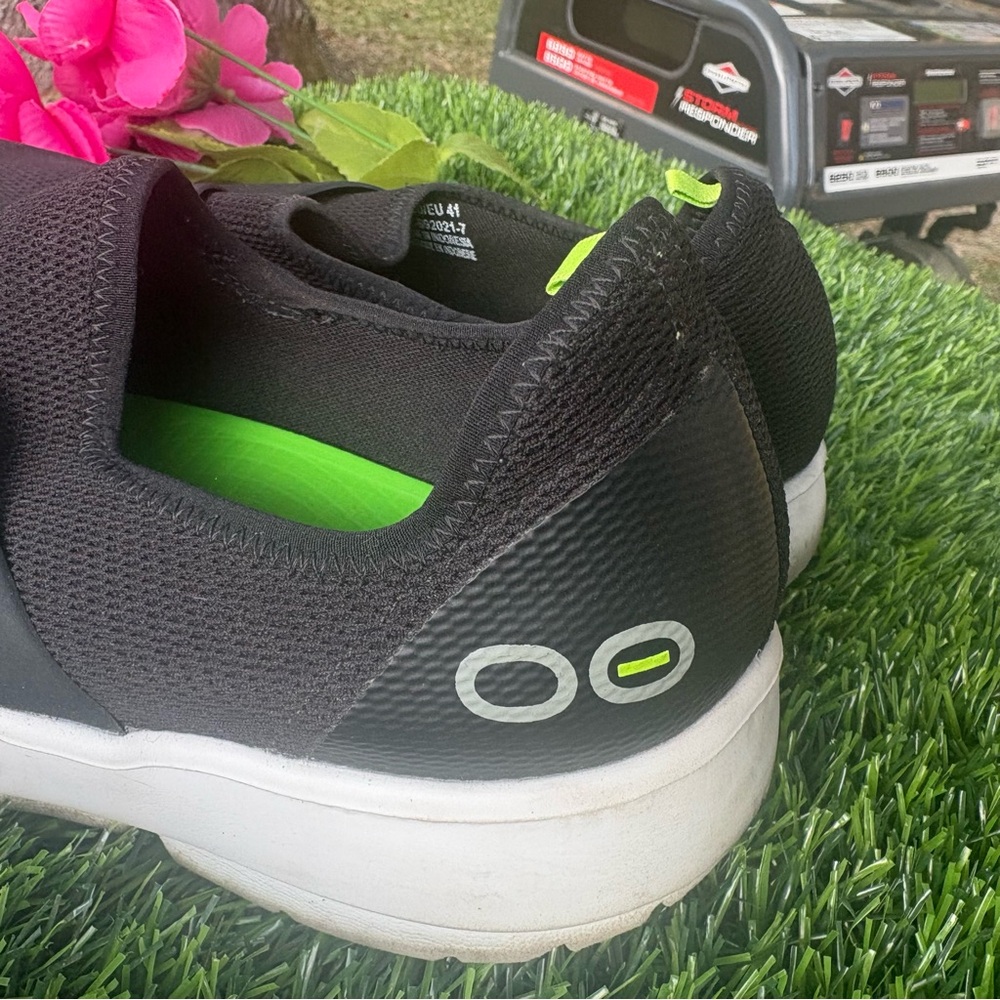 OOFOS Black Slip-On Athletic Shoes - Picture 7 of 9